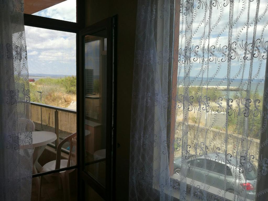 Sunshine Apartment Поморіє Екстер'єр фото